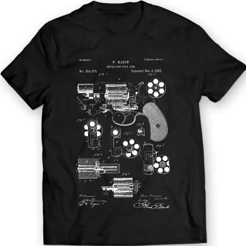 Laat de vintage vuurwapencharme los met ons 'Revolver Patent T-shirt'. Dit T-shirt heeft het authentieke ontwerp van Mason en is een 